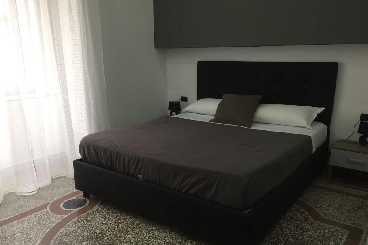 Mb95 - Mezzocannone Luxurious Bed&Breakfast Naples Luaran gambar