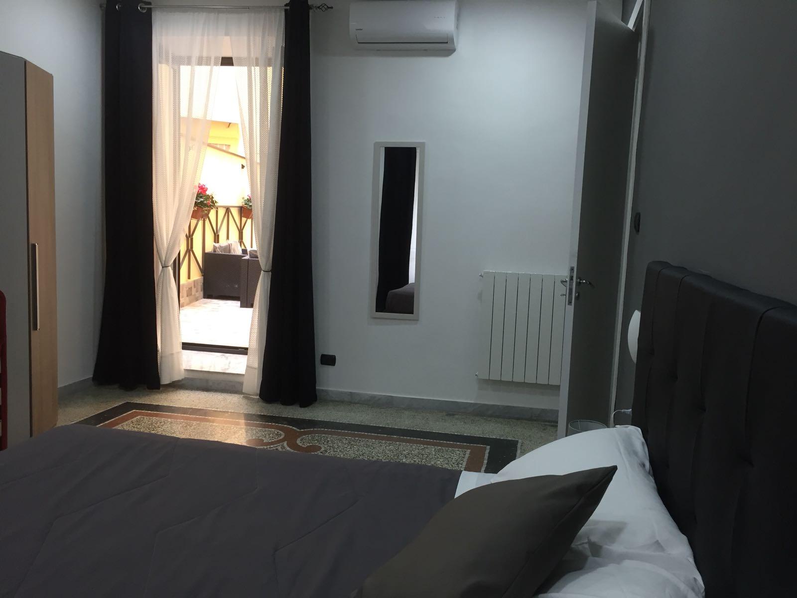 Mb95 - Mezzocannone Luxurious Bed&Breakfast Naples Luaran gambar