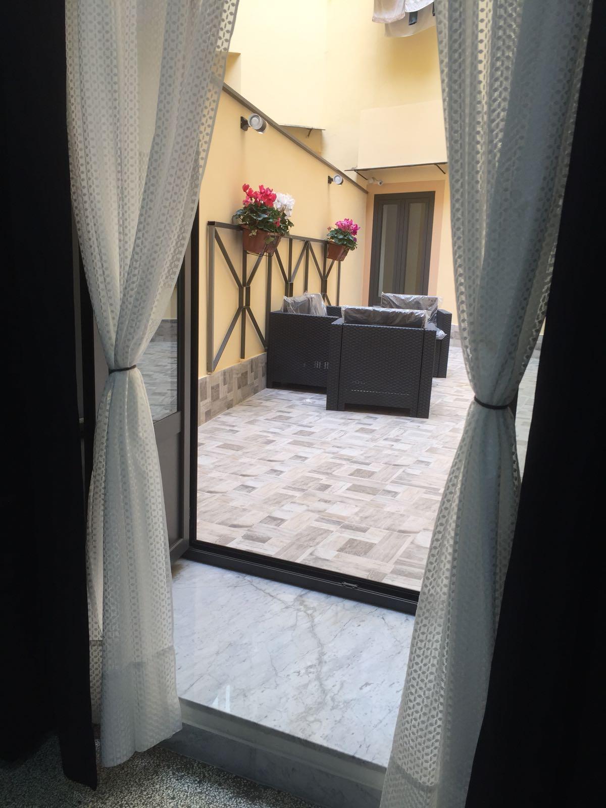 Mb95 - Mezzocannone Luxurious Bed&Breakfast Naples Luaran gambar
