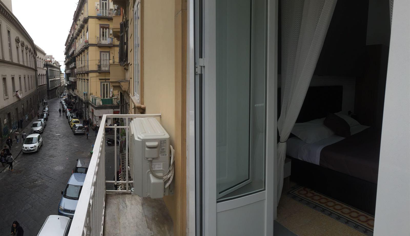 Mb95 - Mezzocannone Luxurious Bed&Breakfast Naples Luaran gambar