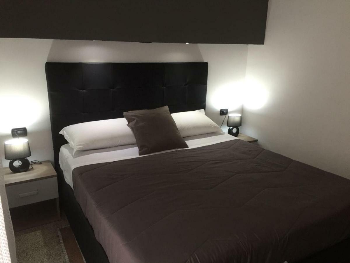 Mb95 - Mezzocannone Luxurious Bed&Breakfast Naples Luaran gambar