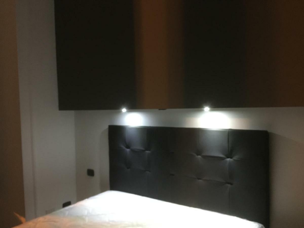 Mb95 - Mezzocannone Luxurious Bed&Breakfast Naples Luaran gambar