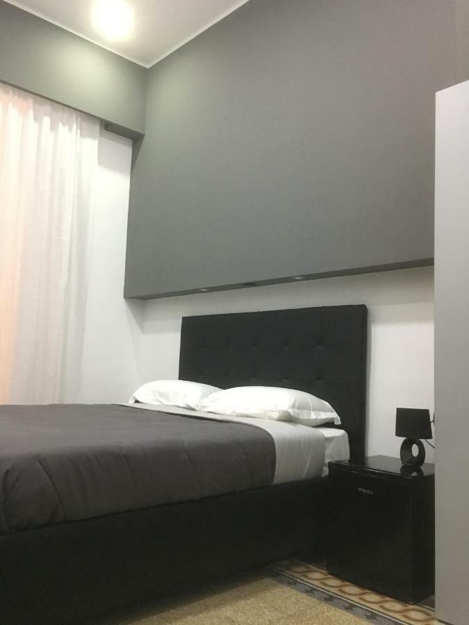 Mb95 - Mezzocannone Luxurious Bed&Breakfast Naples Luaran gambar
