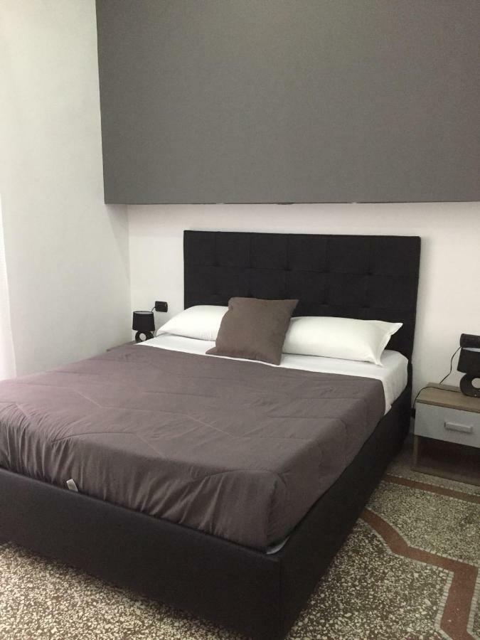 Mb95 - Mezzocannone Luxurious Bed&Breakfast Naples Luaran gambar