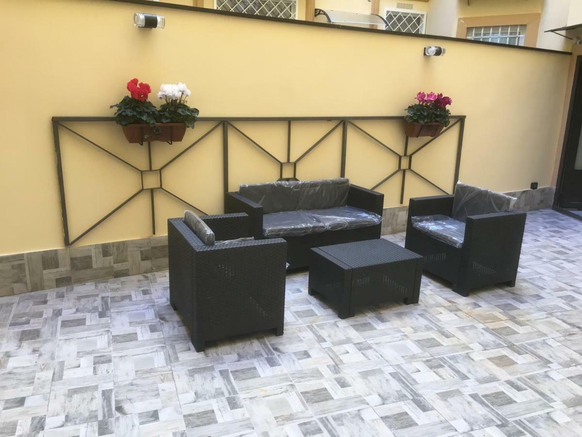 Mb95 - Mezzocannone Luxurious Bed&Breakfast Naples Luaran gambar
