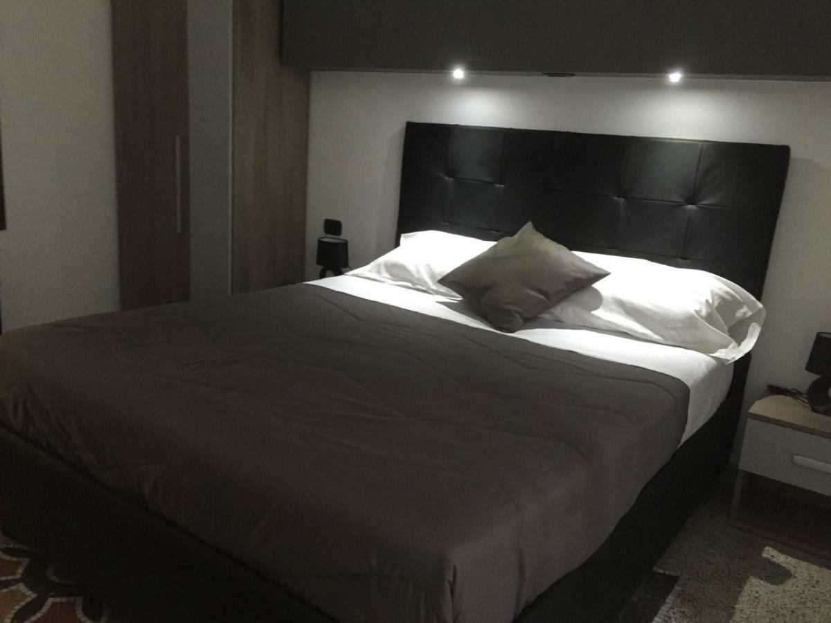 Mb95 - Mezzocannone Luxurious Bed&Breakfast Naples Luaran gambar