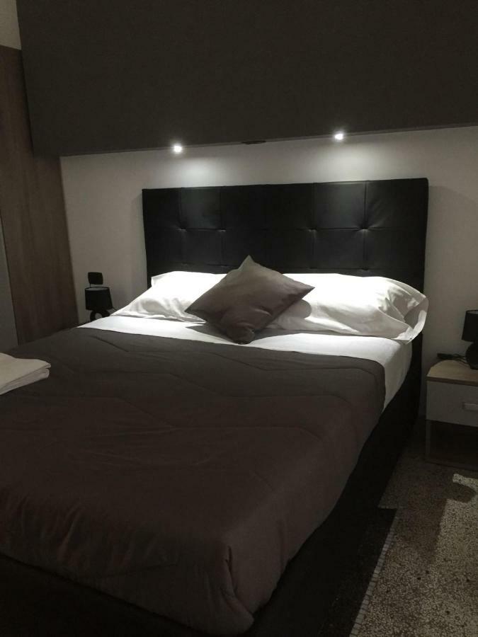 Mb95 - Mezzocannone Luxurious Bed&Breakfast Naples Luaran gambar